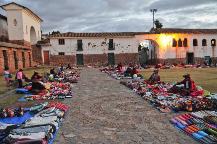 Chinchero - spektakulärer Blick auf die umliegenden Berge